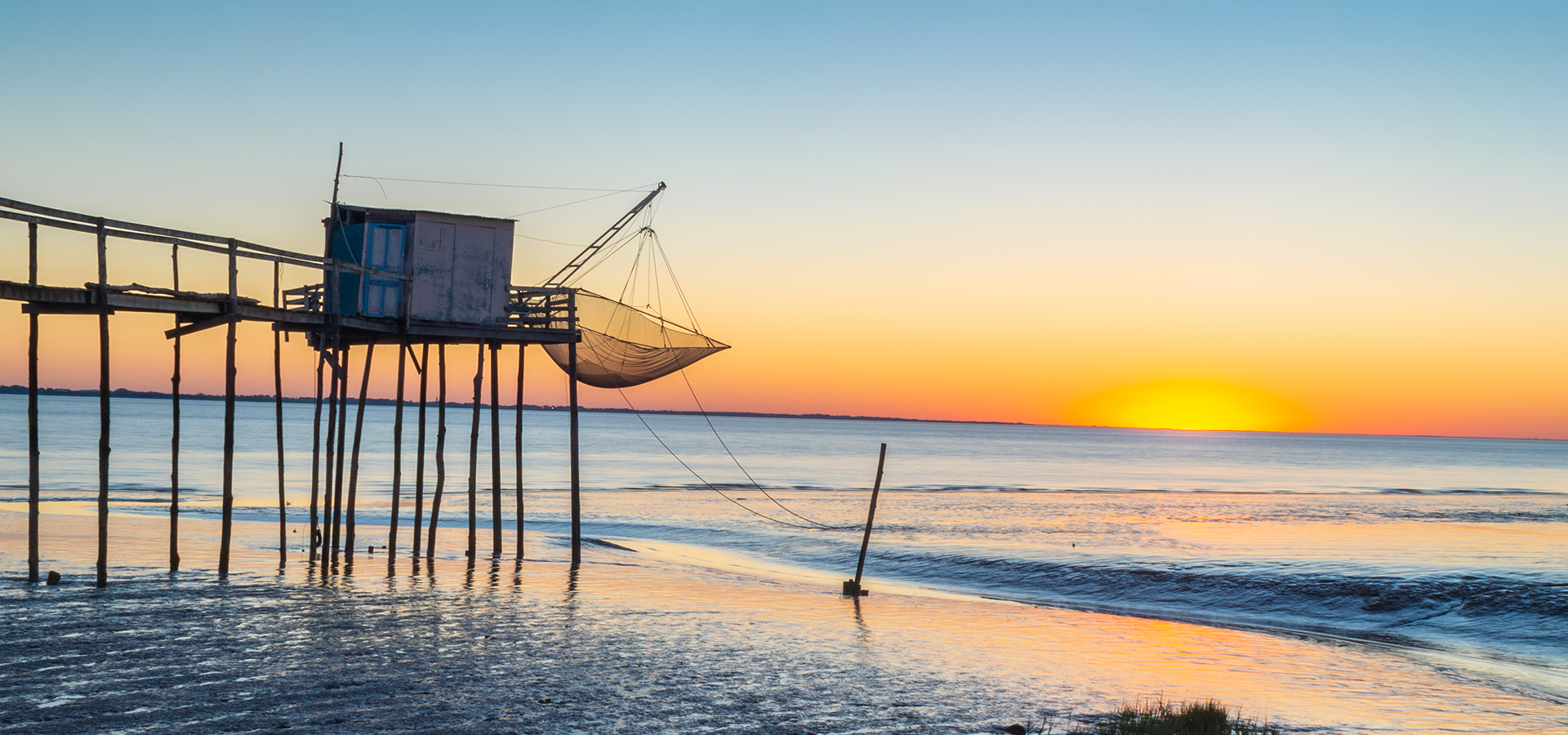 Plage des charente-Maritime au soleil couchant