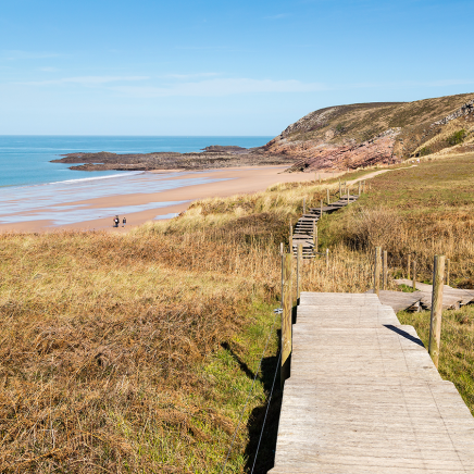 Plage à marée base en Bretagne