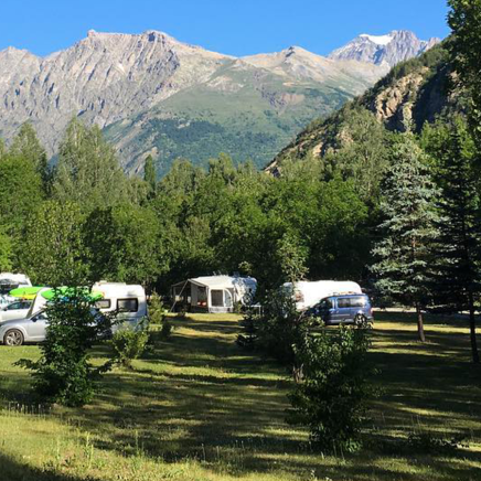 terrain de camping pleine nature