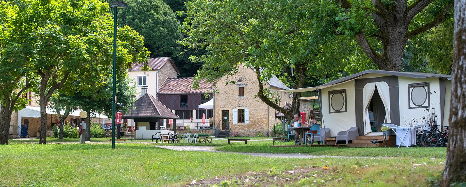 Camping Les Rives de la Dordogne Domme Nouvelle Aquitaine